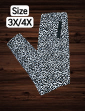 Load image into Gallery viewer, Buttery Soft Leggings - Gray Cheetah
