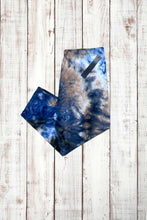 Load image into Gallery viewer, Buttery Soft Capri Leggings - Blue/Tan Tie Dye
