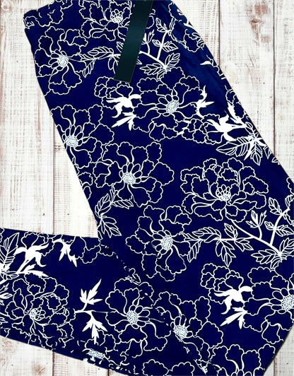 Buttery Soft Leggings - Floral Navy & White