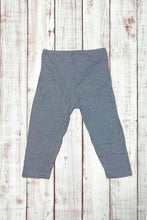 Load image into Gallery viewer, Buttery Soft Capri Leggings - Heather Gray
