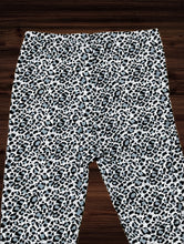 Load image into Gallery viewer, Buttery Soft Leggings - Gray Cheetah
