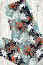 Load image into Gallery viewer, Buttery Soft Leggings - Beautiful Butterflies
