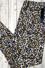 Load image into Gallery viewer, Buttery Soft Leggings - Retro Cheetah Print
