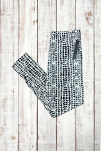 Load image into Gallery viewer, Buttery Soft Leggings - Black &amp; White Gator
