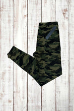 Load image into Gallery viewer, Buttery Soft Leggings - Traditional Green Camo
