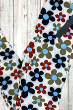 Load image into Gallery viewer, Buttery Soft Leggings - Groovy Flowers
