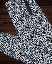 Load image into Gallery viewer, Buttery Soft Leggings - Gray Cheetah
