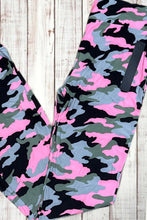 Load image into Gallery viewer, Buttery Soft Flared Leggings - Light Pink Camo
