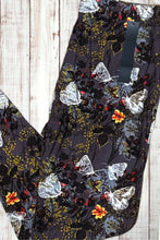 Load image into Gallery viewer, Buttery Soft Leggings - White Butterflies &amp; Flowers
