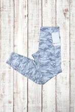 Load image into Gallery viewer, Activewear Leggings - Snow Camo
