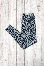 Load image into Gallery viewer, Buttery Soft Leggings - Gray Leopard
