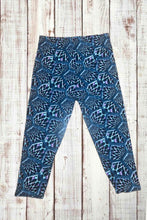 Load image into Gallery viewer, Buttery Soft Capri Leggings - Blue/Purple Geometric
