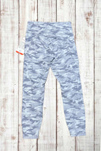 Load image into Gallery viewer, Activewear Leggings - Snow Camo
