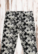 Load image into Gallery viewer, Buttery Soft Leggings - Flowers Black &amp; White
