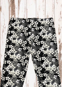 Buttery Soft Leggings - Flowers Black & White