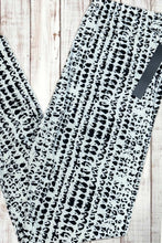 Load image into Gallery viewer, Buttery Soft Leggings - Black &amp; White Gator
