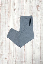 Load image into Gallery viewer, Buttery Soft Capri Leggings - Heather Gray
