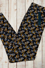 Load image into Gallery viewer, Buttery Soft Leggings - Halloween Spookiness
