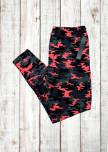 Load image into Gallery viewer, Buttery Soft Leggings - Camo Pink/Black
