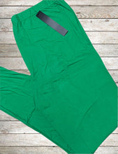 Load image into Gallery viewer, Buttery Soft Leggings - Solid Kelley Green
