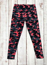 Load image into Gallery viewer, Buttery Soft Leggings - Camo Pink/Black
