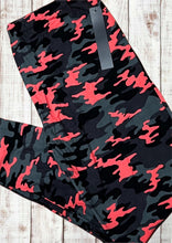 Load image into Gallery viewer, Buttery Soft Leggings - Camo Pink/Black
